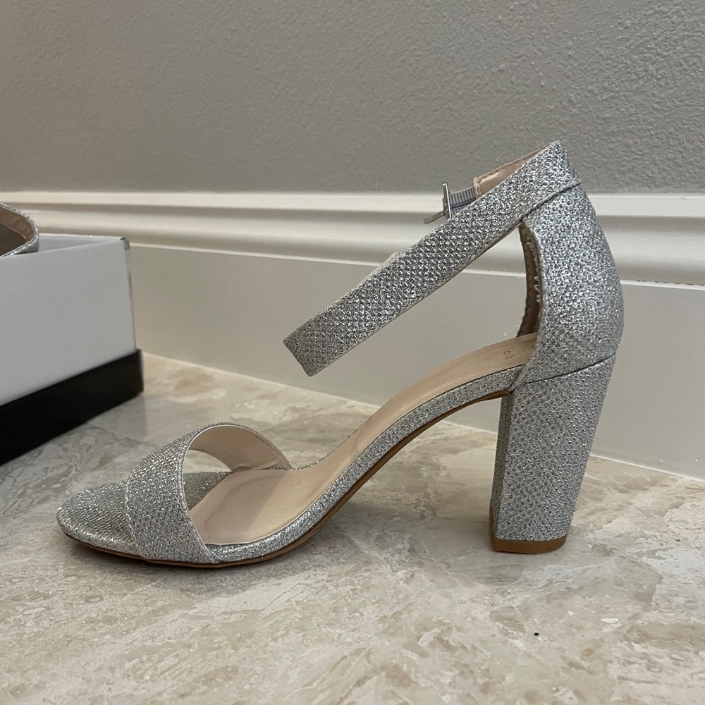 ARYA SILVER HEELS size 6.5